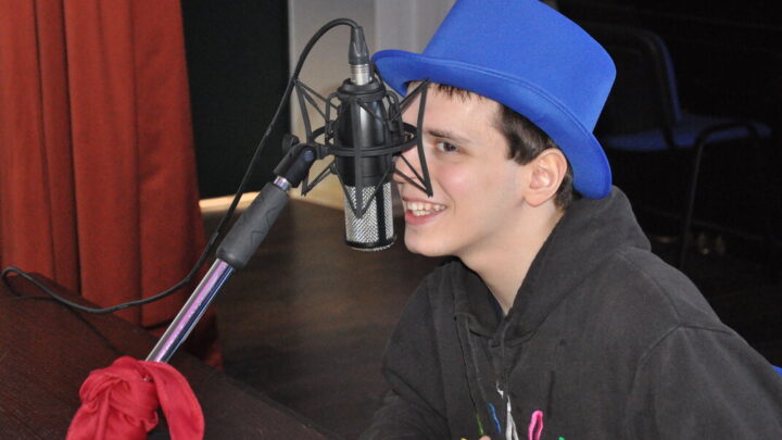 AL VIA “COLORADIO”, IL PODCAST RADIOFONICO CONDOTTO DAI RAGAZZI DELL’ISTITUTO SERAFICO DI ASSISI CHE ANNULLA I LIMITI DELLA DISABILITÀ
