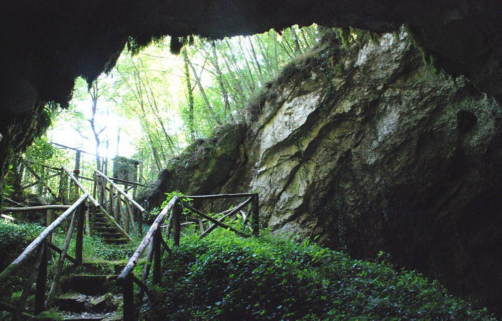 AVIGLIANO UMBRO, SPELEO-ARCHEOLOGI CONFERMANO NUOVE PROSECUZIONI GROTTA BELLA