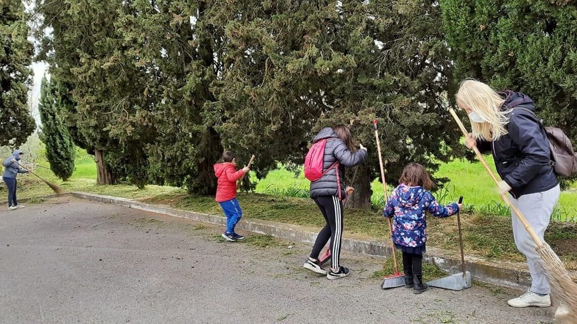 GIOVE, SINDACO, CONSIGLIERI E CITTADINI TAGLIANO ERBA IN VIE  CENTRO STORICO