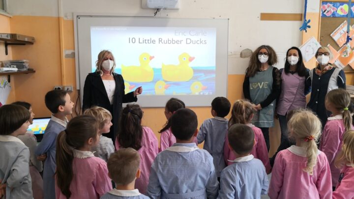 CONSEGNATE QUATTRO LAVAGNE LIM  ALLA SCUOLA DELL’INFANZIA RINASCITA