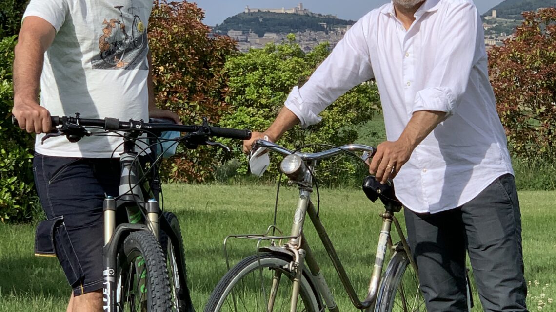 SIGLATO IL PROTOCOLLO D’INTESA TRA LA STRADA DELL’OLIO E.V.O. DOP UMBRIA E LA FIAB – FEDERAZIONE ITALIANA AMBIENTE E BICICLETTA – PERUGIA PEDALA