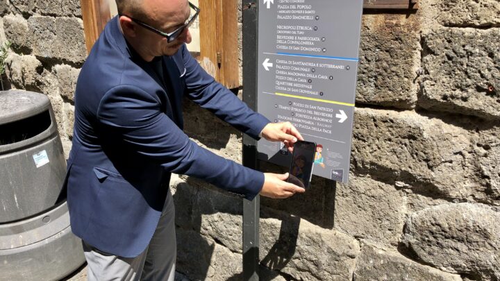 ORVIETO APRE LE PORTE ALL’INNOVAZIONE. PRESENTATA LA NUOVA SEGNALETICA TURISTICA PEDONALE MULTIMEDIALE E INTERATTIVA