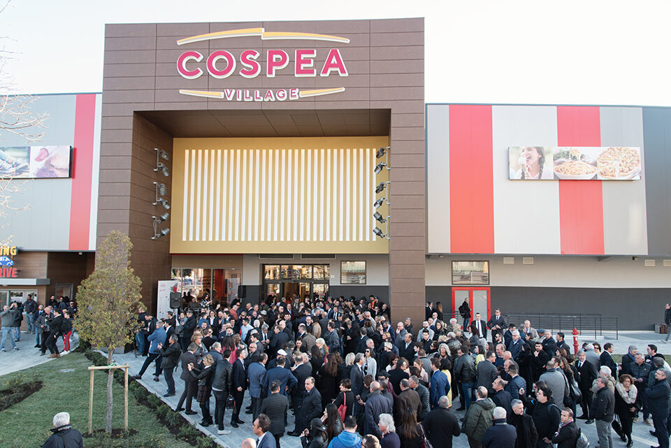 COSPEA VILLAGE INAUGURA IL PRIMO PIANO, CONFERMANDOSI IL CENTRO COMMERCIALE PIÙ GRANDE DELL’UMBRIA