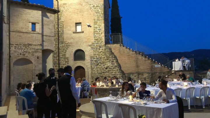 “SORSI DI STELLE 2021”, SECONDA EDIZIONE (29 LUGLIO E 10 AGOSTO 2021)  DOPO L’ESPERIENZA DEL 2020 ANCHE QUEST’ANNO  SI TORNA “A CENA LUNGO LA STRADA DEI VINI DEL CANTICO”.