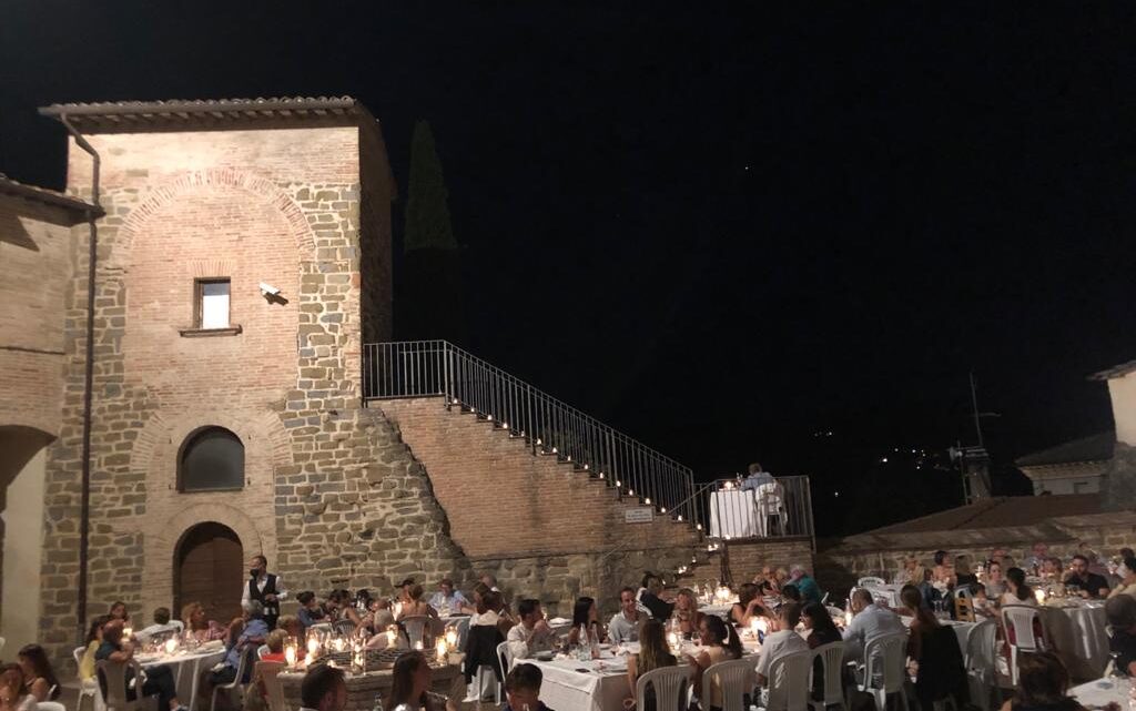 ‘SORSI DI STELLE 2021’, A CENA LUNGO LA STRADA DEI VINI DEL CANTICO  IN OCCASIONE DI ‘CALICI DI STELLE’