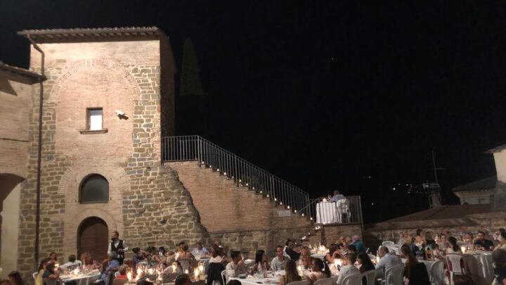 ‘SORSI DI STELLE 2021’, A CENA LUNGO LA STRADA DEI VINI DEL CANTICO  IN OCCASIONE DI ‘CALICI DI STELLE’