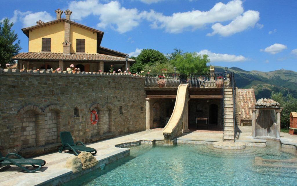 TURISMO, PER TITOLARI E GESTORI DI STRUTTURE RICETTIVE E LOCAZIONI TURISTICHE E BREVI DELL’UMBRIA SCATTA LA RICHIESTA DEL CIN TRAMITE LA BANCA DATI NAZIONALE DEL MINISTERO