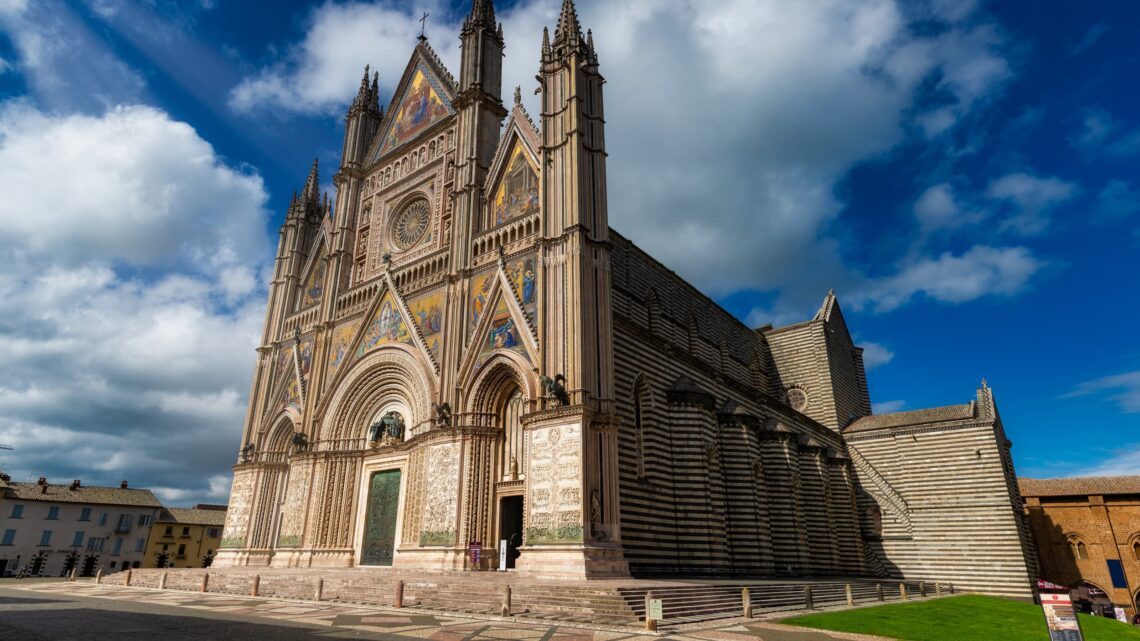 A VIA INTERVENTI STRAORDINARI SUL DUOMO DI ORVIETO PER OLTRE UN MILIONE DI EURO