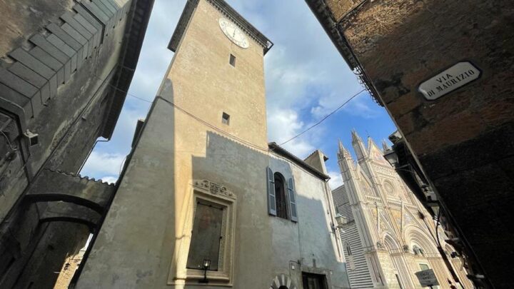 CHIUSURA TEMPORANEA AL TRAFFICO VEICOLARE IN VIA DEL DUOMO. 3 NOVEMBRE