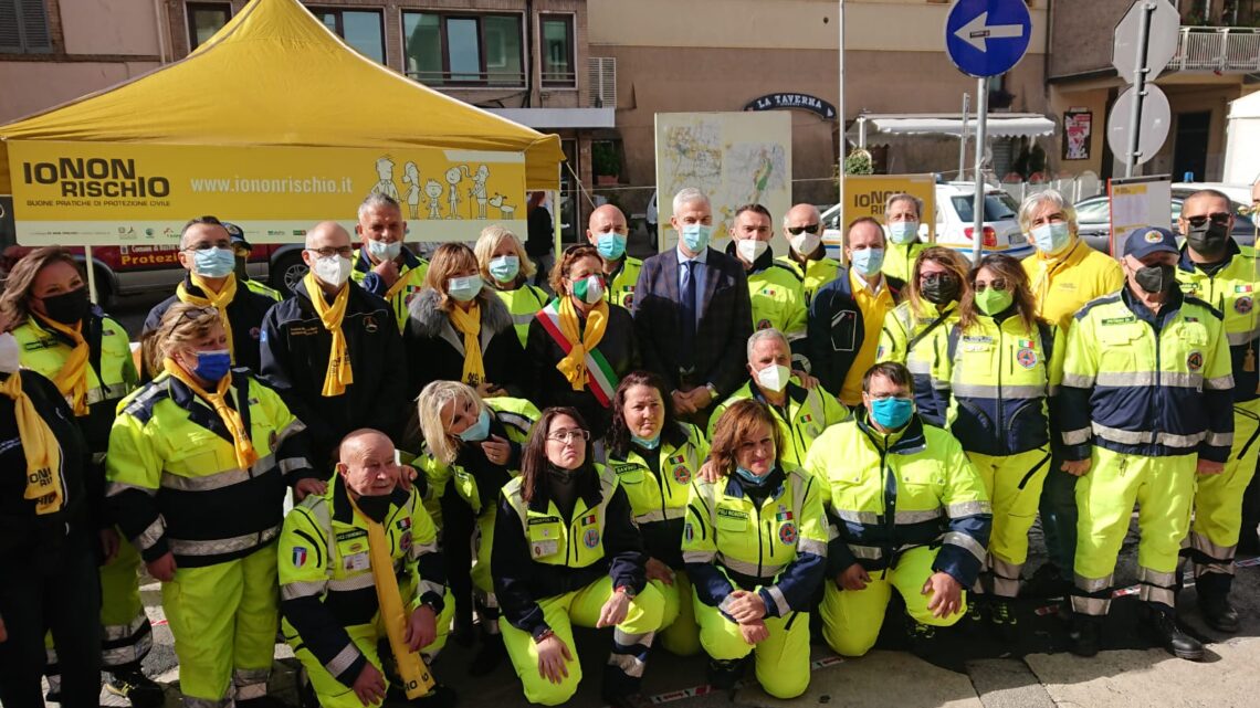 CAMPAGNA “IO NON RISCHIO”, PRESIDENTE TESEI: VOLONTARI DI PROTEZIONE CIVILE BALUARDO PER LA SICUREZZA DEI CITTADINI E DEL TERRITORIO. A BASTIA UMBRA ANCHE CAPO DIPARTIMENTO NAZIONALE CURCIO