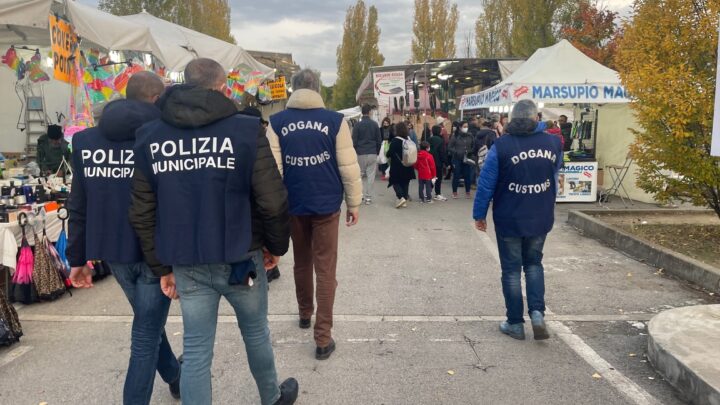 PERUGIA: CONTROLLI CONGIUNTI DI ADM E POLIZIA LOCALE ALL’EDIZIONE 2021 DELLA FIERA DEI MORTI 