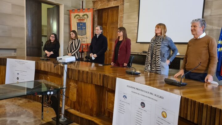 PROVINCIA, APPROVATO IN CONSIGLIO IL BILANCIO DI PREVISIONE, MANOVRA DA 108 MILIONI, PERNAZZA: “LAVORIAMO PER FAR CRESCERE L’ENTE, GRANDE IMPEGNO PER ADEGUARE LA MACCHINA AMMINISTRATIVA E SUPPORTARE COMUNI, IMPRESE E CITTADINI”