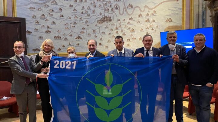 INIZIATIVA A TODI PER CELEBRARE IL RICONOSCIMENTO ‘SPIGHE VERDI’,  OTTENUTO DAL COMUNE PER IL SECONDO ANNO CONSECUTIVO.