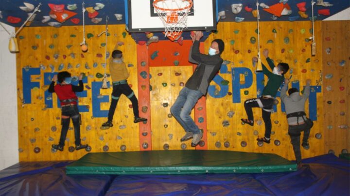 ERRI DE LUCA A TERNI STRINGE UN PATTO CON LE ASSOCIAZIONI FREE SPIRIT E STEFANO ZAVKA:  SOSTERRÀ IL PROGETTO DI ARRAMPICATA TERAPEUTICA PER BAMBINI CON PATOLOGIE FISICHE E PSICHIATRICHE