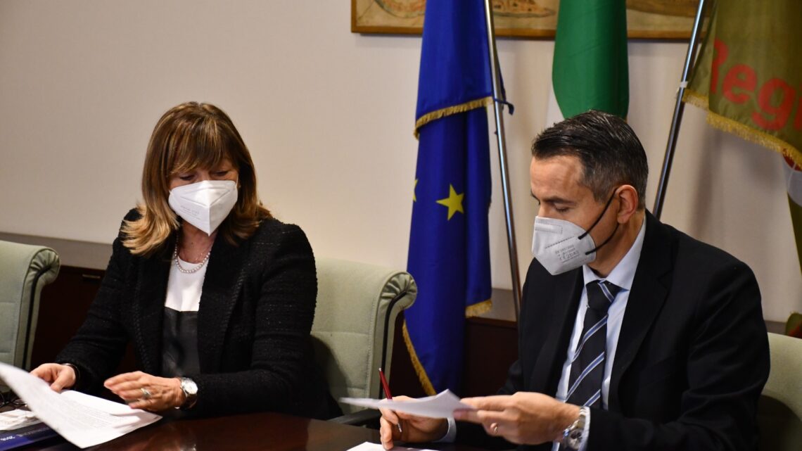 RICOSTRUZIONE, IL 2022 SPARTIACQUE PER QUELLA PUBBLICA. TESEI: ENTRO FINE MESE MANIFESTAZIONE INTERESSE PER I LAVORI DELL’OSPEDALE DI NORCIA, SUBITO DOPO PER QUELLO DI CASCIA. NODESSI PROIETTI: PUNTIAMO AD UNA RICOSTRUZIONE ALL’AVANGUARDIA, PER LA RSA FUSCONI LOMBRICI GIÀ AFFIDATI I LAVORI