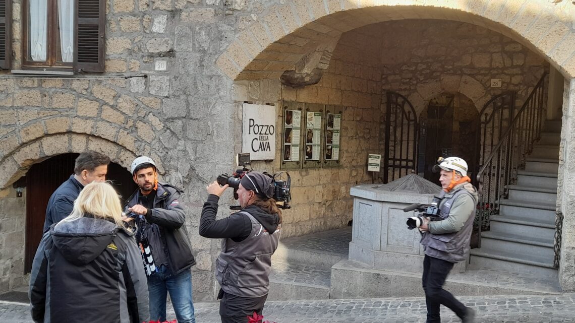 LA TRASMISSIONE “FREEDOM – OLTRE IL CONFINE” DI ITALIA 1 AL POZZO DELLA CAVA E AI SOTTERRANEI DI ORVIETO