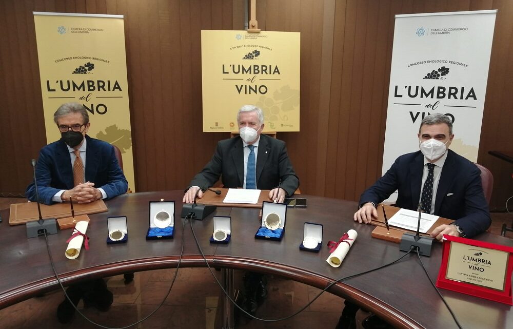 ‘L’UMBRIA DEL VINO’, I NOMI DELLE 19 CANTINE VINCITRICI DELLA PRIMA EDIZIONE DEL CONCORSO ENOLOGICO REGIONALE, UNICO IN UMBRIA AD AVER OTTENUTO L’AUTORIZZAZIONE DEL MINISTERO DELLE POLITICHE AGRICOLE ALIMENTARI E FORESTALI.