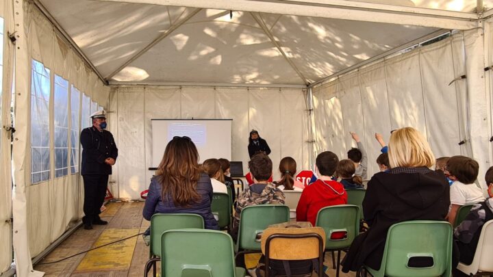 BAMBINI DELLE SCUOLE PRIMARIE DI ORVIETO “A SCUOLA DI SICUREZZA STRADALE” CON I VIGILI URBANI