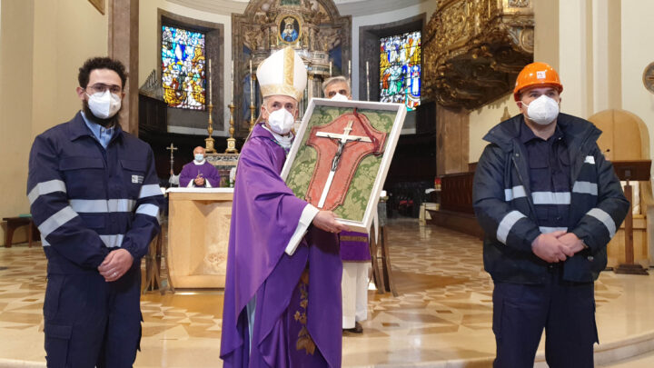 CELEBRAZIONE IN PREPARAZIONE ALLA PASQUA PER I LAVORATORI DELL’ACCIAIERIA NELLA CATTEDRALE DI TERNI