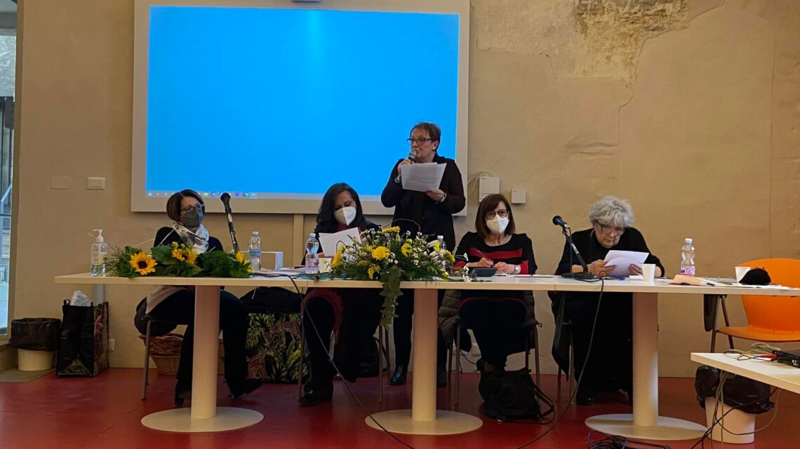 “SE FOSSI UN CALZINO SPAIATO…”:  I VINCITORI DEL PREMIO MIMOSA