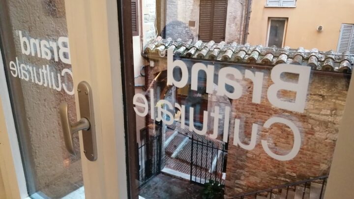 IN OCCASIONE DEL FESTIVAL INTERNAZIONALE DEL GIORNALISMO (6-10 APRILE) L’HUB INCLUSIVO DI PROGETTUALITÀ CONDIVISE IDEATO DA ALCUNI CREATIVI UMBRI INIZIA A METTERE A DISPOSIZIONE GRATUITAMENTE  I PROPRI SPAZI A PERUGIA AI GIORNALISTI E OPERATORI/OSPITI DELL’EVENTO.