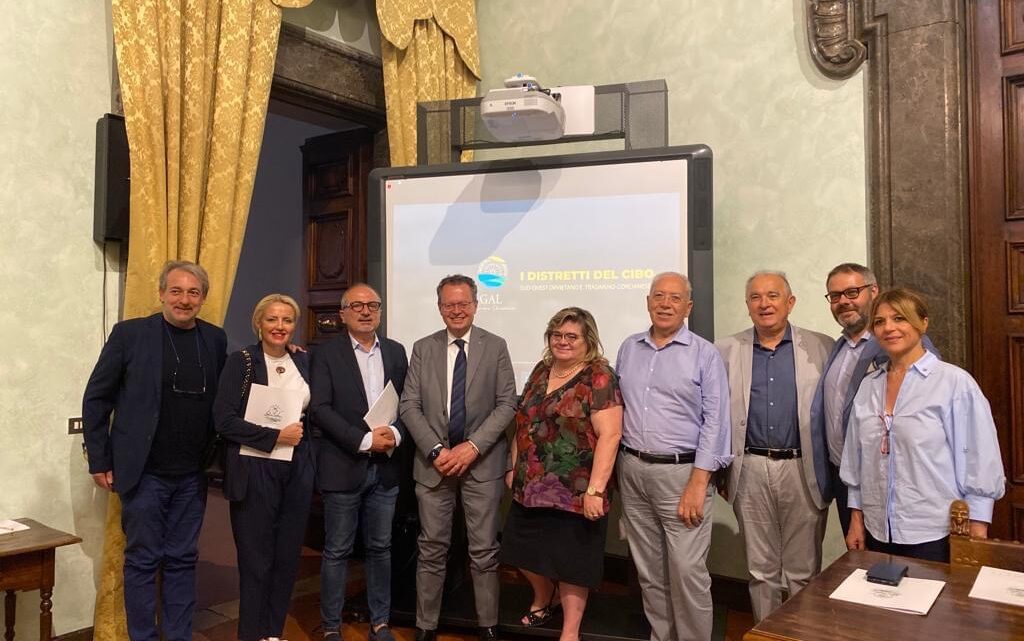 COSTITUITI IN UMBRIA I PRIMI DUE DISTRETTI DEL CIBO, “PREZIOSA OPPORTUNITÀ DI SVILUPPO” CHE FA LEVA SULLE PRODUZIONI CERTIFICATE E TUTELATE DELLE AREE TRASIMENO-CORCIANESE E SUD OVEST ORVIETANO E SULLA SINERGIA FRA IMPRESE E ISTITUZIONI