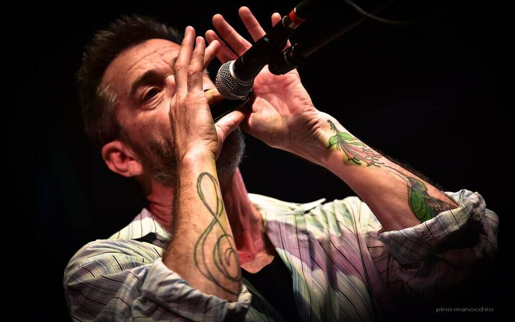 ANNULLATO IL CONCERTO DI MELVIN TAYLOR VISTO CHE IL VULCANICO BLUESMAN DI CHICAGO  HA CONTRATTO IL COVID MENTRE SI TROVAVA A LONDRA: LA 27ESIMA EDIZIONE DI TRASIMENO BLUES PROSEGUIRÀ POI FINO AL 24 LUGLIO COME DA PROGRAMMA.
