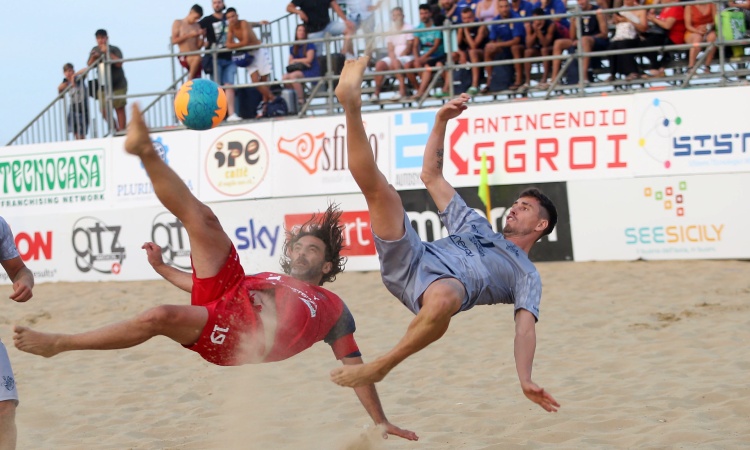 DAVIDE ARDIZZONE E LE SUE 18 CANDELINE DI BEACH SOCCER