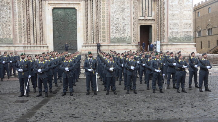 IL 10 GENNAIO IN PIAZZA DUOMO IL GIURAMENTO DEGLI ALLIEVI FINANZIERI DEL CORSO ANTITERRORISMO E PRONTO IMPIEGO: CAMBIA LA CIRCOLAZIONE