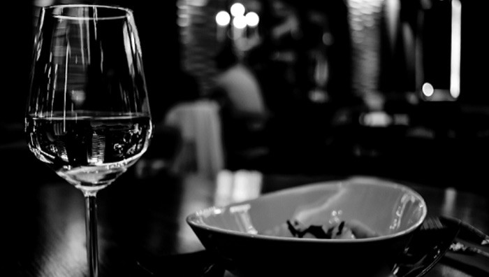 LA CENA AL BUIO PER SENSIBILIZZARE SULLA DISABILITÀ VISIVA:  DOPPIO APPUNTAMENTO DELL’UICI A TERNI E ORVIETO