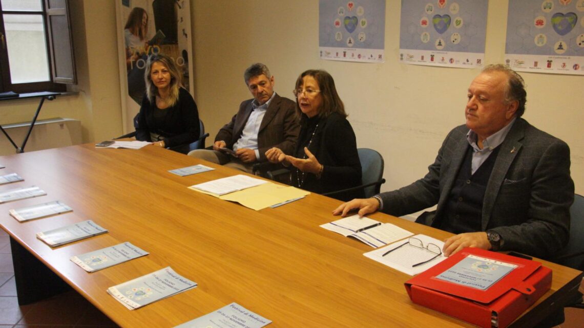 FESTIVAL MEDICINA TRADIZIONALE, QUINTA EDIZIONE ALL’INSEGNA DELLE NOVITÀ:  DALLA RIFLESSOLOGIA PLANTARE ALLO YOGA PER MAMMA E PAPÀ