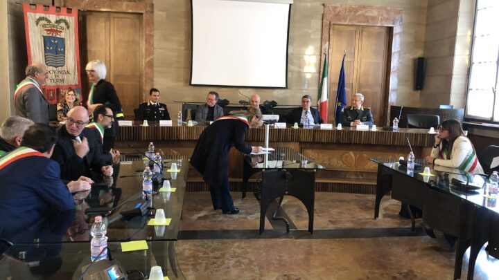 ANIMALI SELVATICI, FIRMATO IN PREFETTURA UN PROTOCOLLO PER LA GESTIONE DELLE EMERGENZE