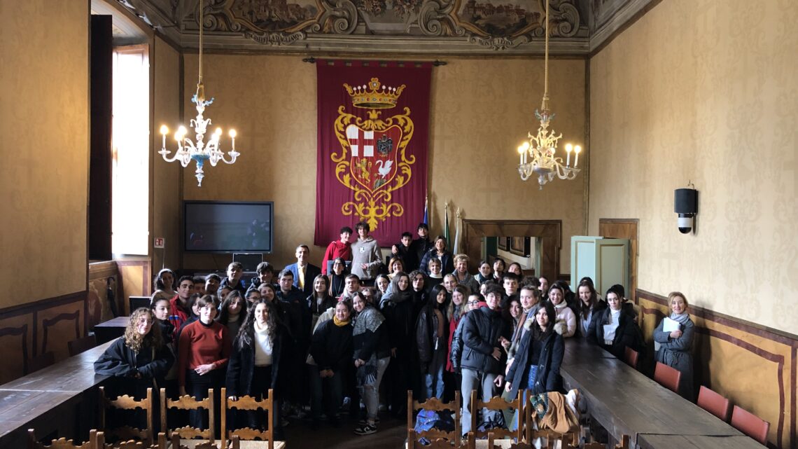 GIOVANI E MERCATO DEL LAVORO, SESSANTA STUDENTI ALLA LEZIONE IN COMUNE
