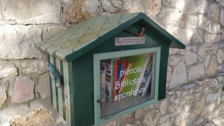BASCHI, LA BIBLIOTECA APRE LA CASETTA DEI LIBRI PER IL BOOKCROSSING E STILA LA CLASSIFICA DEI PIÙ LETTI NEL 2022