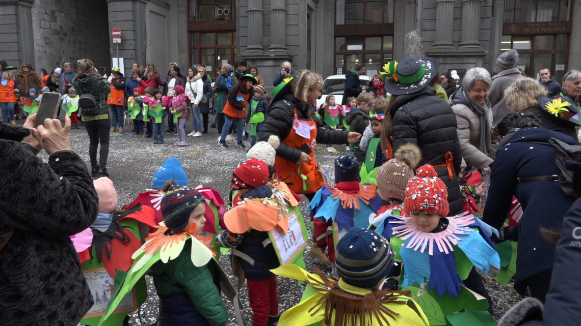 CARNEVALE PER LE VIE DEL CENTRO STORICO: I BAMBINI RINGRAZIANO !!!