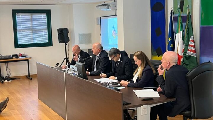 PROGRAMMA STRATEGICO TERRITORIALE, ASSESSORE MELASECCHE RIUNISCE DIRETTORI E DIRIGENTI REGIONALI PER ILLUSTRARLO E CONDIVIDERLO QUALE PROGRAMMA DELLE IDEE PER METTERE A SISTEMA LE SCELTE PER LO SVILUPPO SOSTENIBILE DELL’UMBRIA