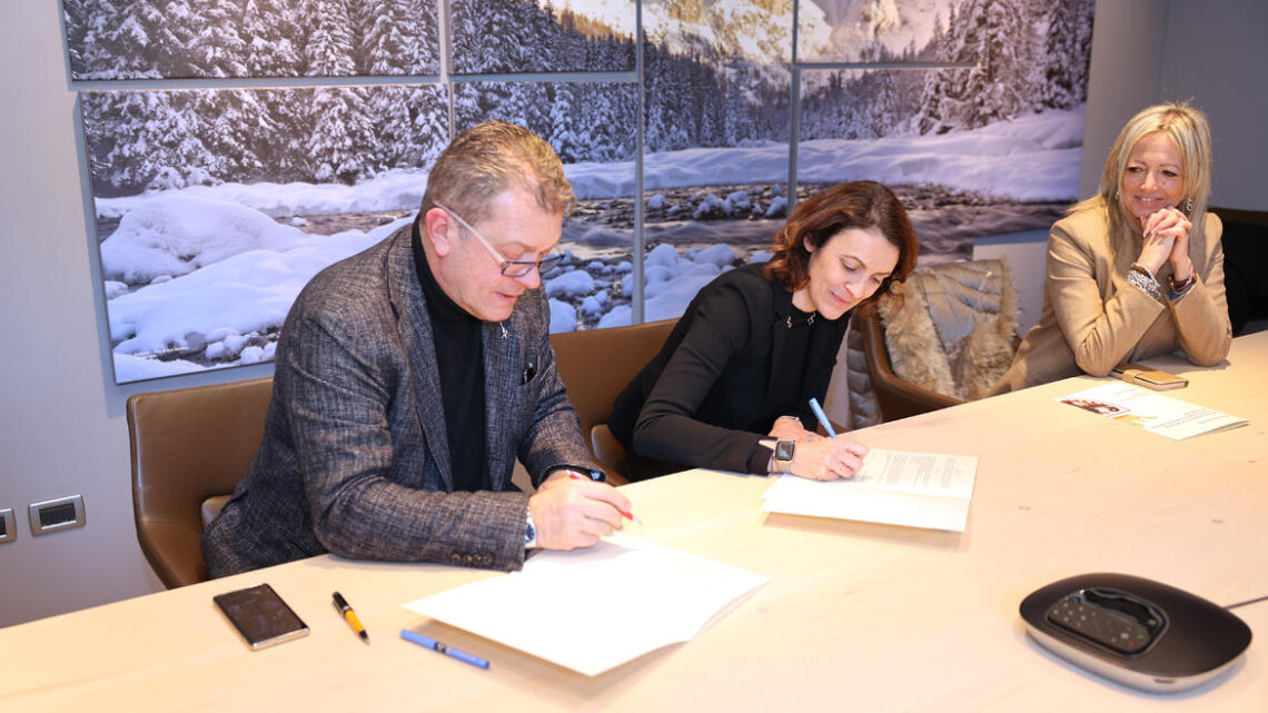 REGIONE UMBRIA E PROVINCIA AUTONOMA DI TRENTO FIRMANO PROTOCOLLO A SOSTEGNO DELLE FAMIGLIE E PER COMBATTERE LA DENATALITÀ. FAMIGLIA È SFIDA PER IL FUTURO E RETE PRIMARIA PER LA REGIONE UMBRIA
