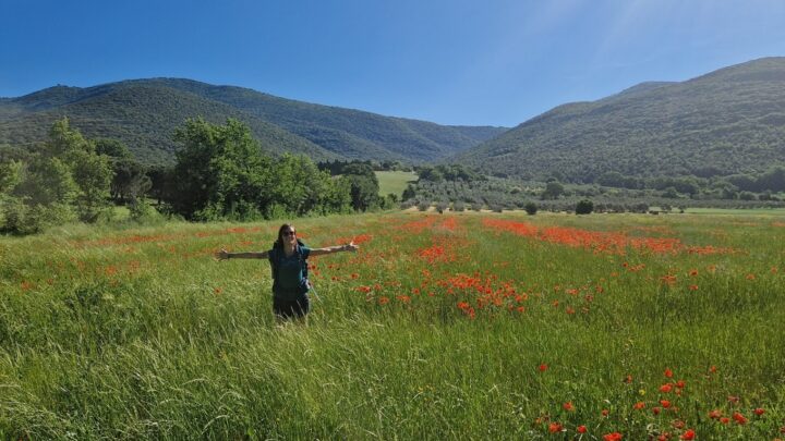“UMBRIA PRIMAVERA IN CAMMINO”  DAL 1 APRILE AL 7 MAGGIO 2023, FESTIVAL DIFFUSO OUTDOOR  NE “LE TERRE DEI BORGHI VERDI”: PIÙ DI UN MESE DEDICATO A ESCURSIONI GRATUITE CON I PIÙ IMPORTANTI INFLUENCER DEI CAMMINI IN ITALIA NEI 21 COMUNI UMBRI ADERENTI AL PROGETTO