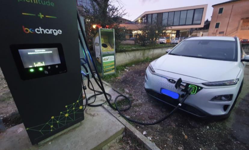 ACQUASPARTA, INSTALLATI NUOVI PUNTI PER RICARICA AUTO ELETTRICHE