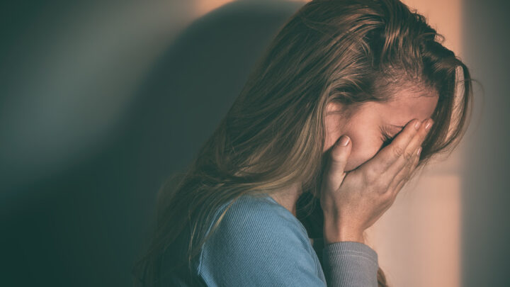 VIOLENZA SULLE DONNE, UN UOMO SU 2 PENSA CHE NON SIA UN PROBLEMA CHE LO RIGUARDI: ECCO I DATI SHOCK DELLA RICERCA DI FONDAZIONE LIBELLULA