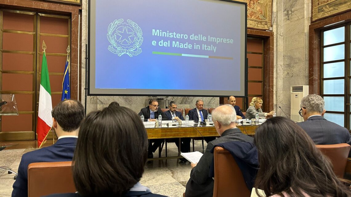 RIUNITO IL TAVOLO DELLA CHIMICA AL MINISTERO DELLE IMPRESE E DEL MADE IN ITALY. ASSESSORE FIORONI: “FINALMENTE È STATO AVVIATO UN CONFRONTO CONCRETO SU UN SETTORE STRATEGICO, PER L’ITALIA E SOPRATTUTTO PER L’UMBRIA”