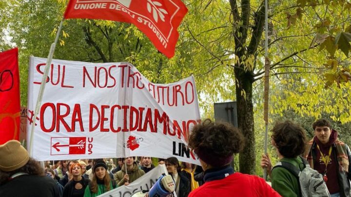 ASSORBENTI GRATUITI E CONTRACCETTIVI SCONTATI A UNIPG LINK PERUGIA LANCIA LA PETIZIONE IN UNIVERSITÀ, CONSEGNATE LE PRIME FIRME E LA PROPOSTA AL PRESIDENTE DEL CONSIGLIO STUDENTESCO