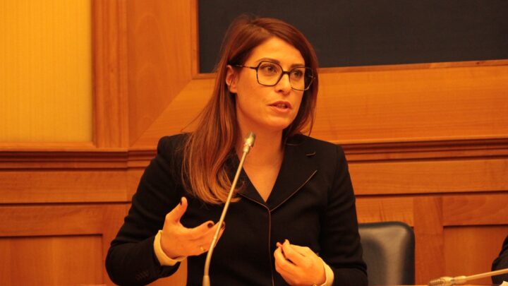 PICCOLOTTI (AVS) A MONTECITORIO: “PENDOLARI UMBRI GIÀ IN GINOCCHIO, ORA RISCHIANO UN’ORA IN PIÙ PER ARRIVARE A ROMA: SALVINI INTERVENGA”
