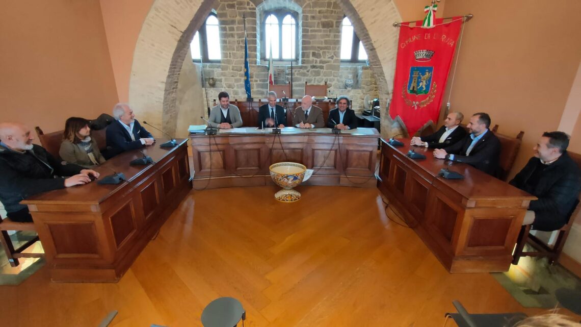 DERUTA, ACCORDO TRA COMUNE E GEOMETRI PER VELOCIZZARE LE PRATICHE EDILIZIE