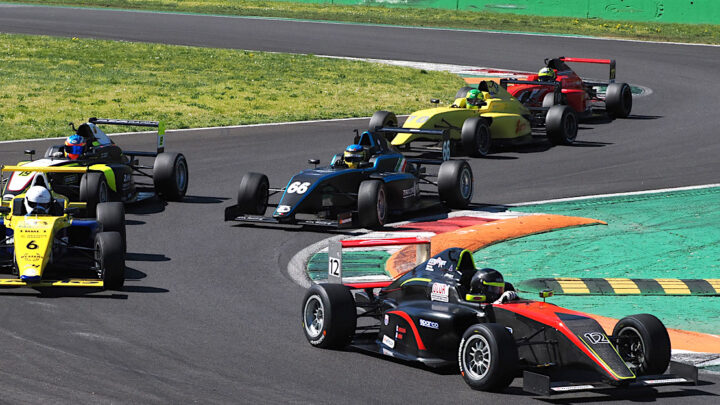 MARIANI IN PROGRESSIONE A MONZA ALL’ESORDIO NELL’AUTOMOBILISMO