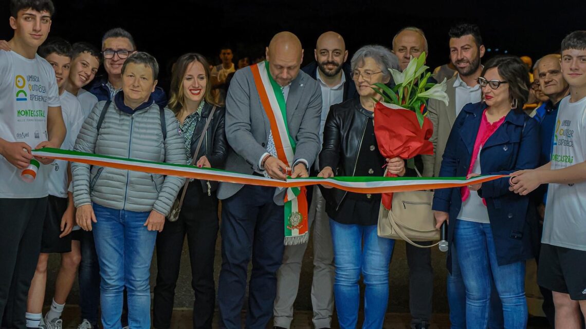 MONTECASTRILLI, INAUGURATO IL PALAZZETTO DELLO SPORT DEDICATO ALLA MEMORIA DELL’EX SINDACO BERNARDINI