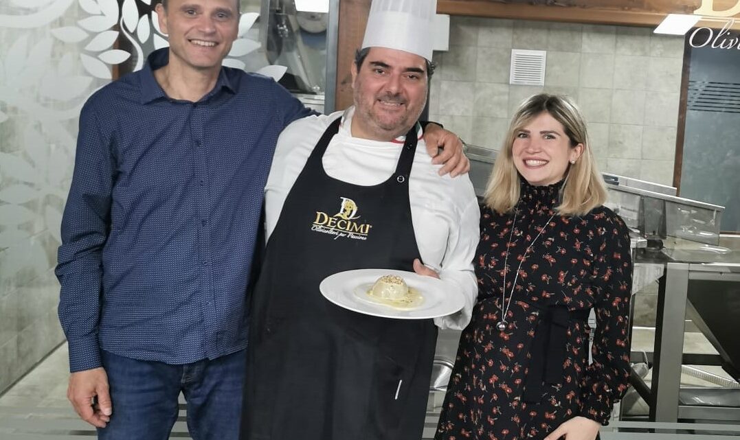  L’EVENTO NAZIONALE DI CITTÀ DELL’OLIO “MERENDA NELL’OLIVETA 2023”  HA FATTO TAPPA ANCHE A BETTONA CON PROTAGONISTA IL FRANTOIO DECIMI  CHE HA PRESENTATO “I SENSI IN GIOCO”