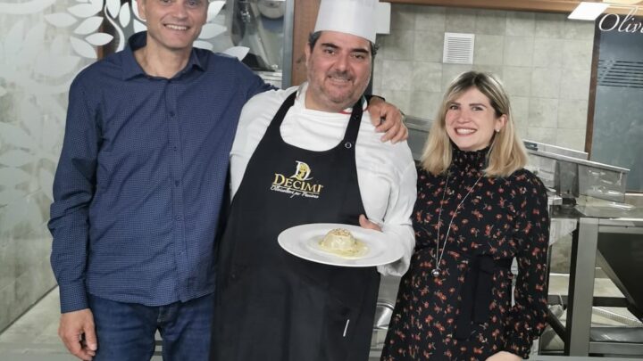 L’EVENTO NAZIONALE DI CITTÀ DELL’OLIO “MERENDA NELL’OLIVETA 2023”  HA FATTO TAPPA ANCHE A BETTONA CON PROTAGONISTA IL FRANTOIO DECIMI  CHE HA PRESENTATO “I SENSI IN GIOCO”