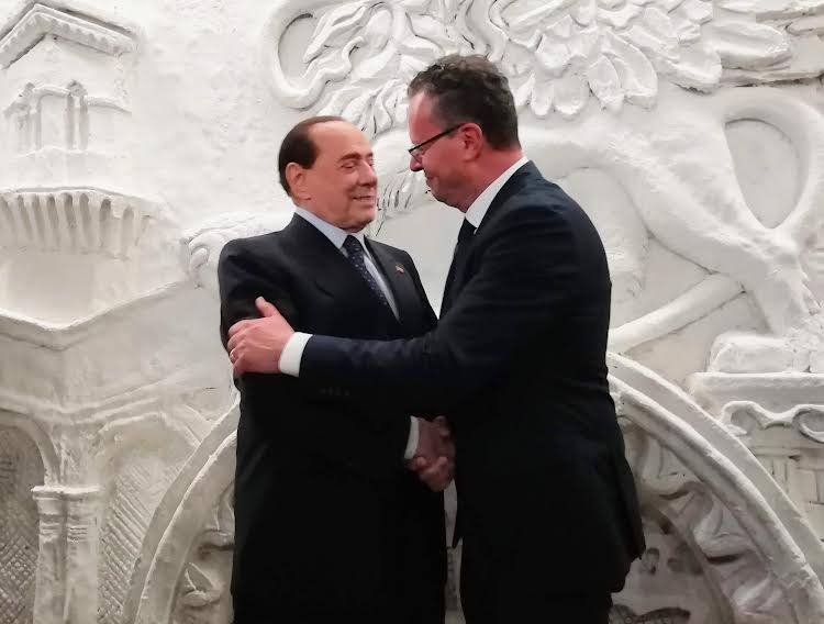 LA SCOMPARSA DI SILVIO BERLUSCONI, IL CORDOGLIO DEL VICEPRESIDENTE DELLA REGIONE MORRONI: LA SUA VISIONE IMPRENDITORIALE E POLITICA HA IMPRESSO SEGNO INDELEBILE NELLA STORIA DELL’ITALIA