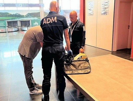 AEROPORTO DI PERUGIA: BILANCIO POSITIVO NEL CONTRASTO AGLI ILLECITI TRIBUTARI, ALLA DETENZIONE DI STUPEFACENTI E ALIMENTI